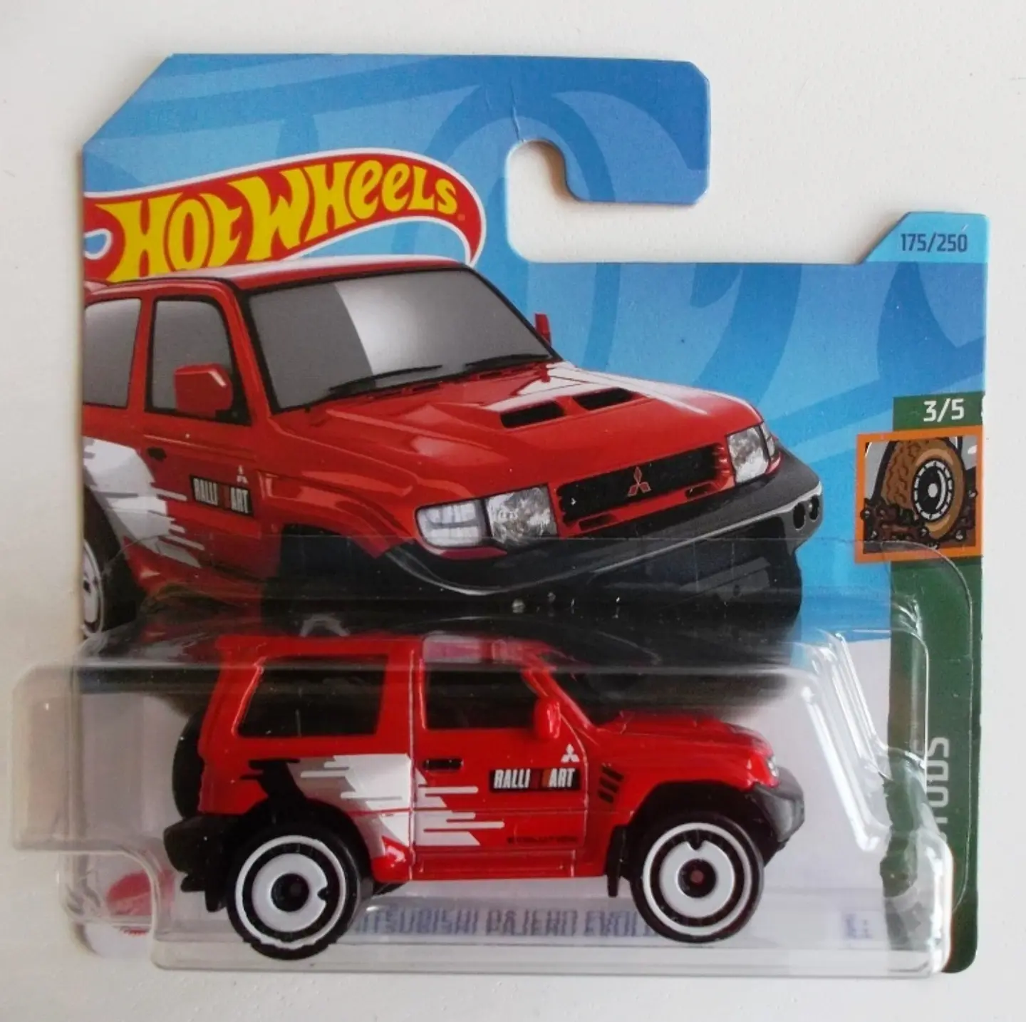 Mitsubishi Pajero Evolution 175/250 1