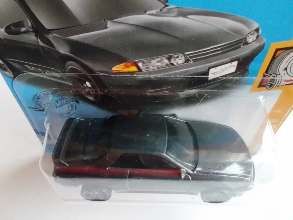 Nissan Skyline GT-R (BNR32) - 2/250 3