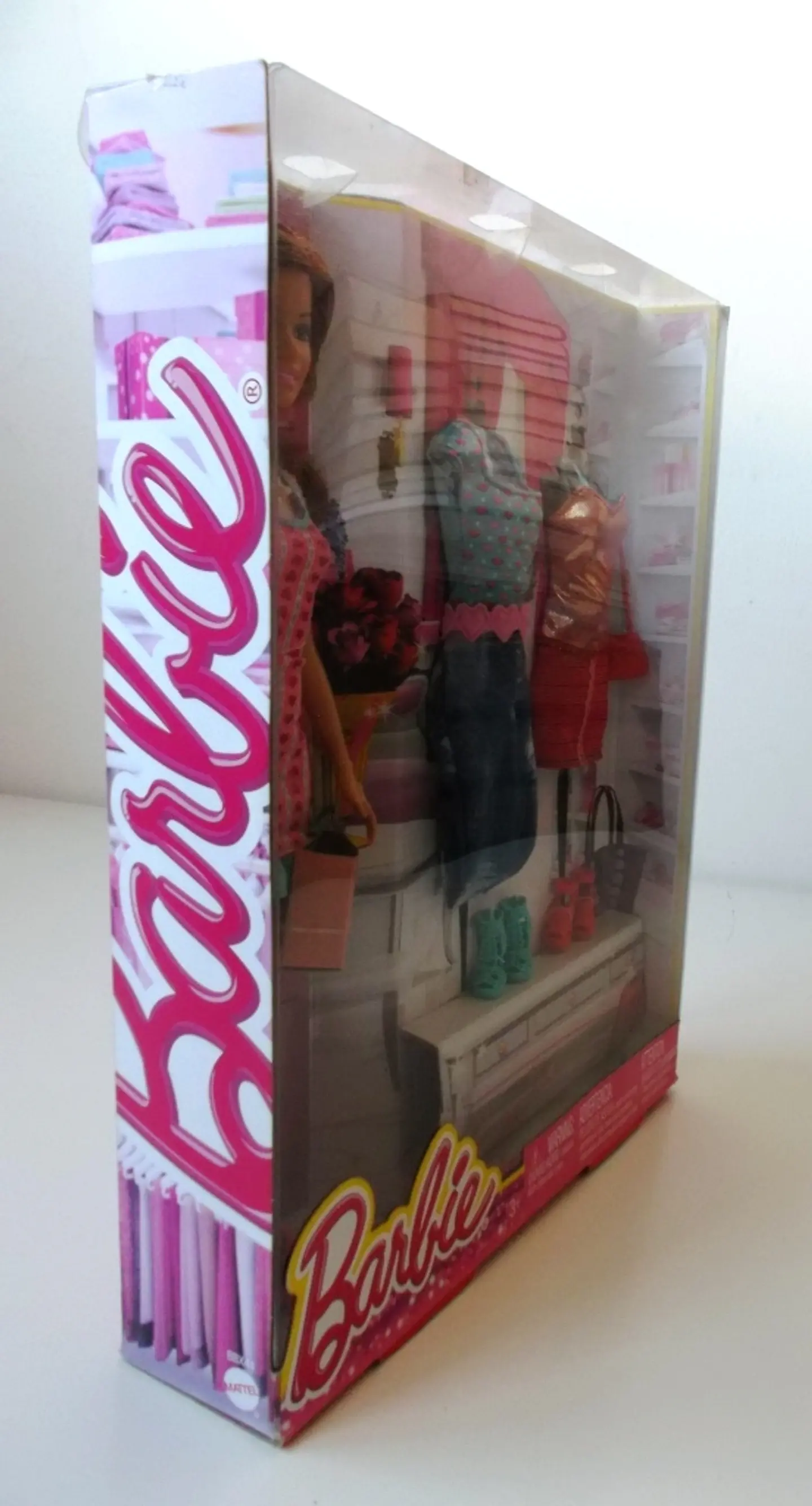 Barbie - Teresa com roupas e acessórios 4