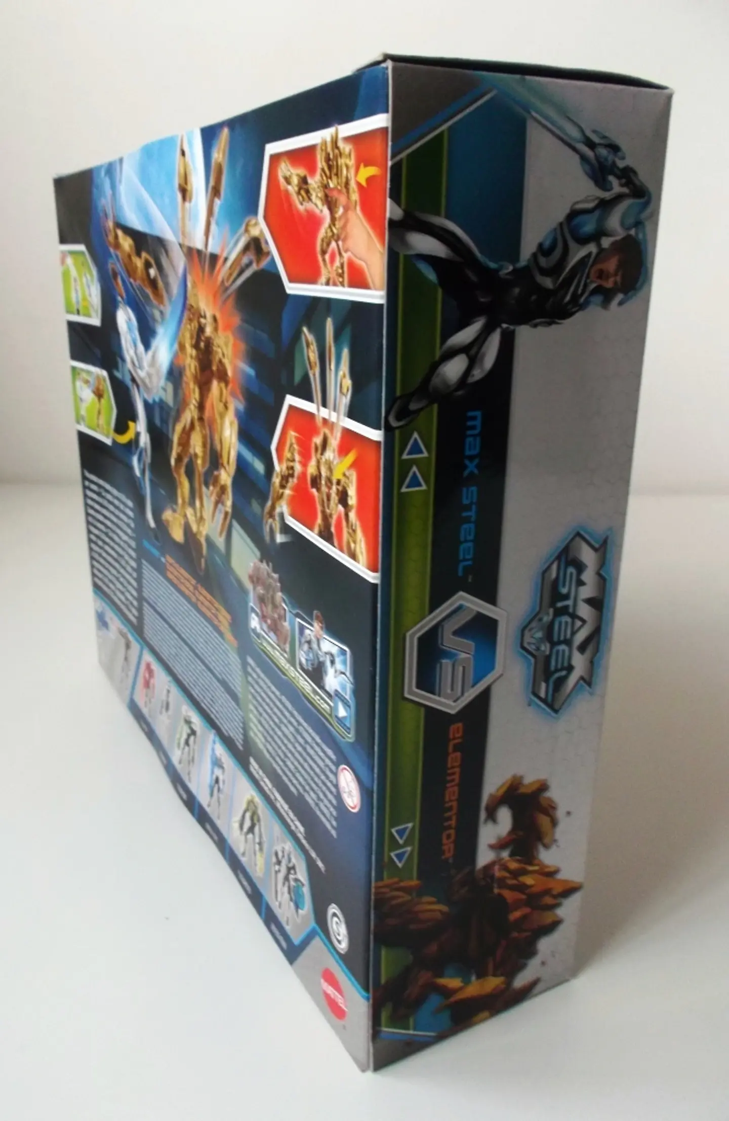 Max Steel VS Elementor 4