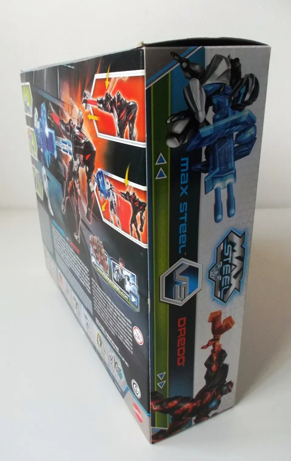 Max Steel VS Dredd 4