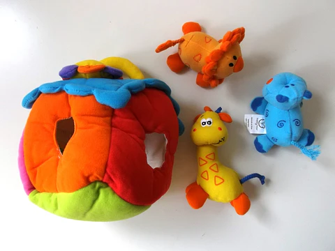 Casa fofa com animais safari