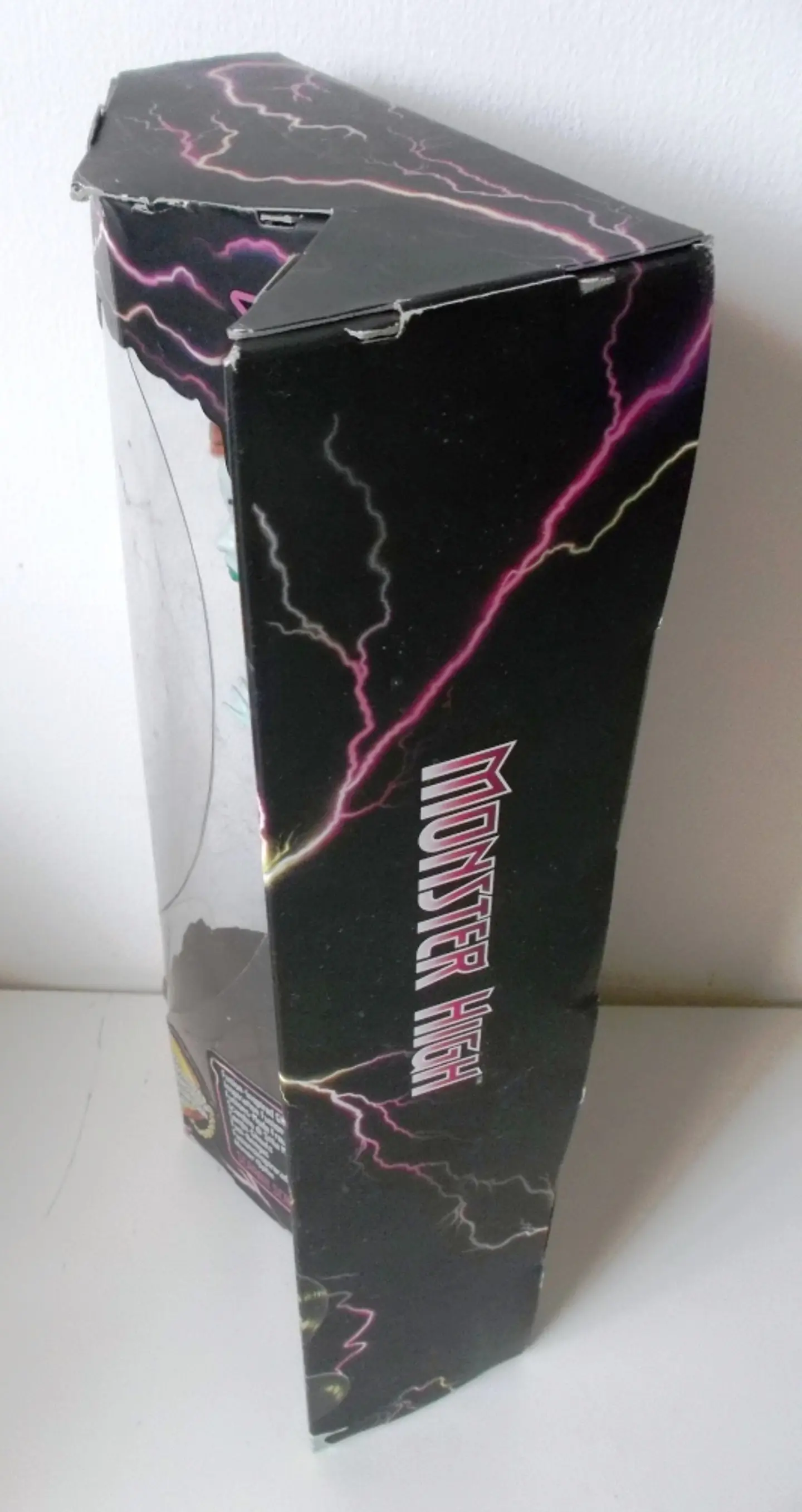 Monster High - Fusão Monstruosa - Scarah Screams 3