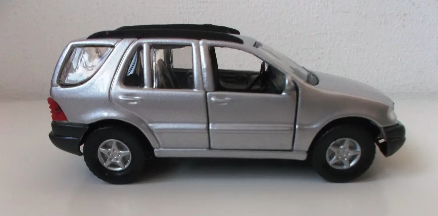 Mercedes Benz ML 320 1