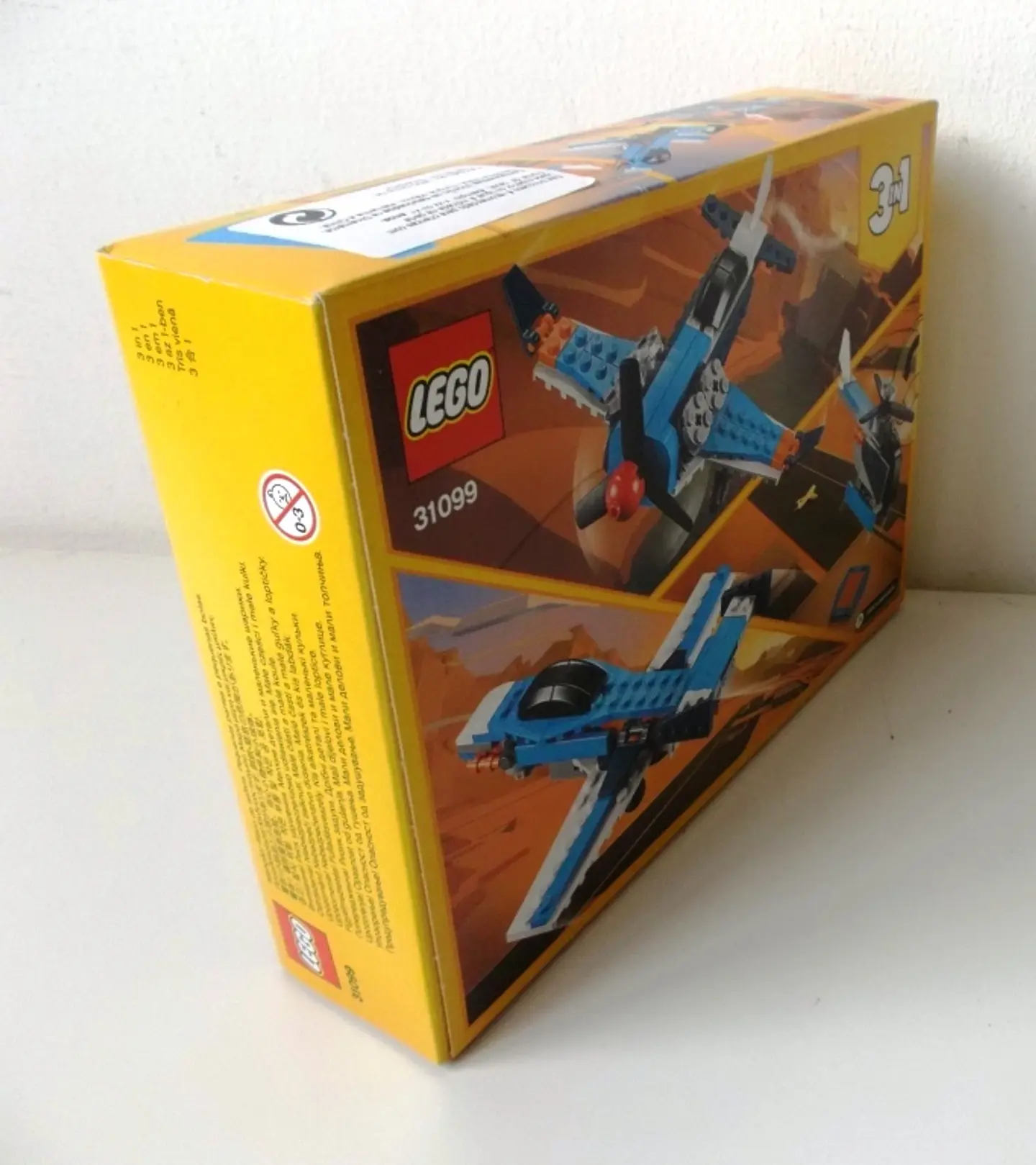 31099 Propeller Plane 4