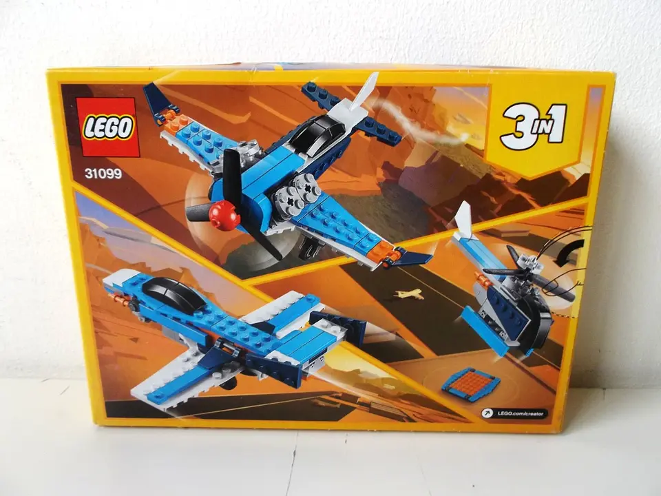 31099 Propeller Plane 2