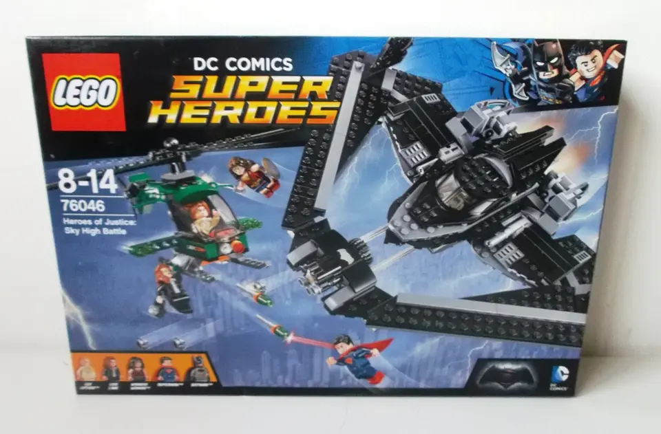 76046 Heroes of Justice: Sky High Battle 1