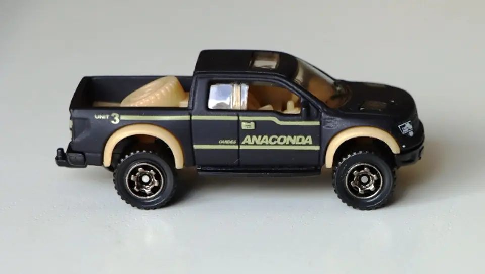 Ford F-150 SVT Raptor 2