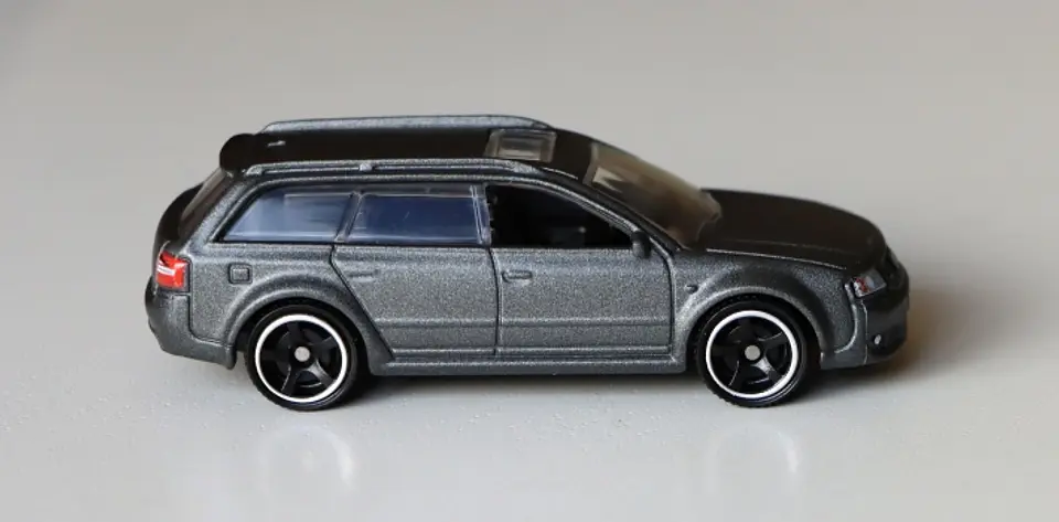 Audi RS 6 Avant 2004 1