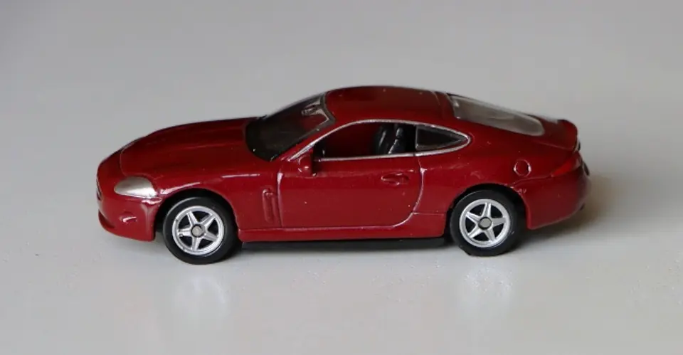 Jaguar XK Coupe 2