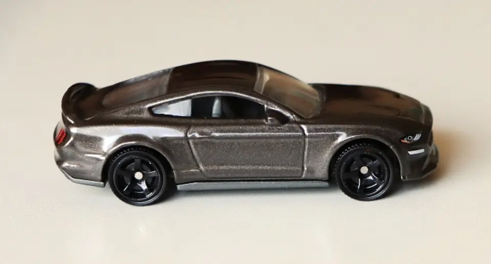 `19 Ford Mustang Coupe GLT49 2