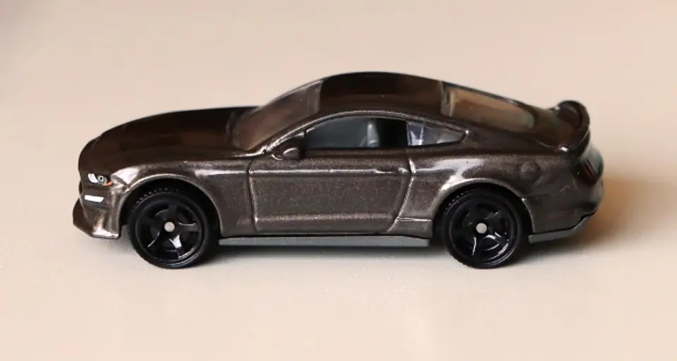`19 Ford Mustang Coupe GLT49 1