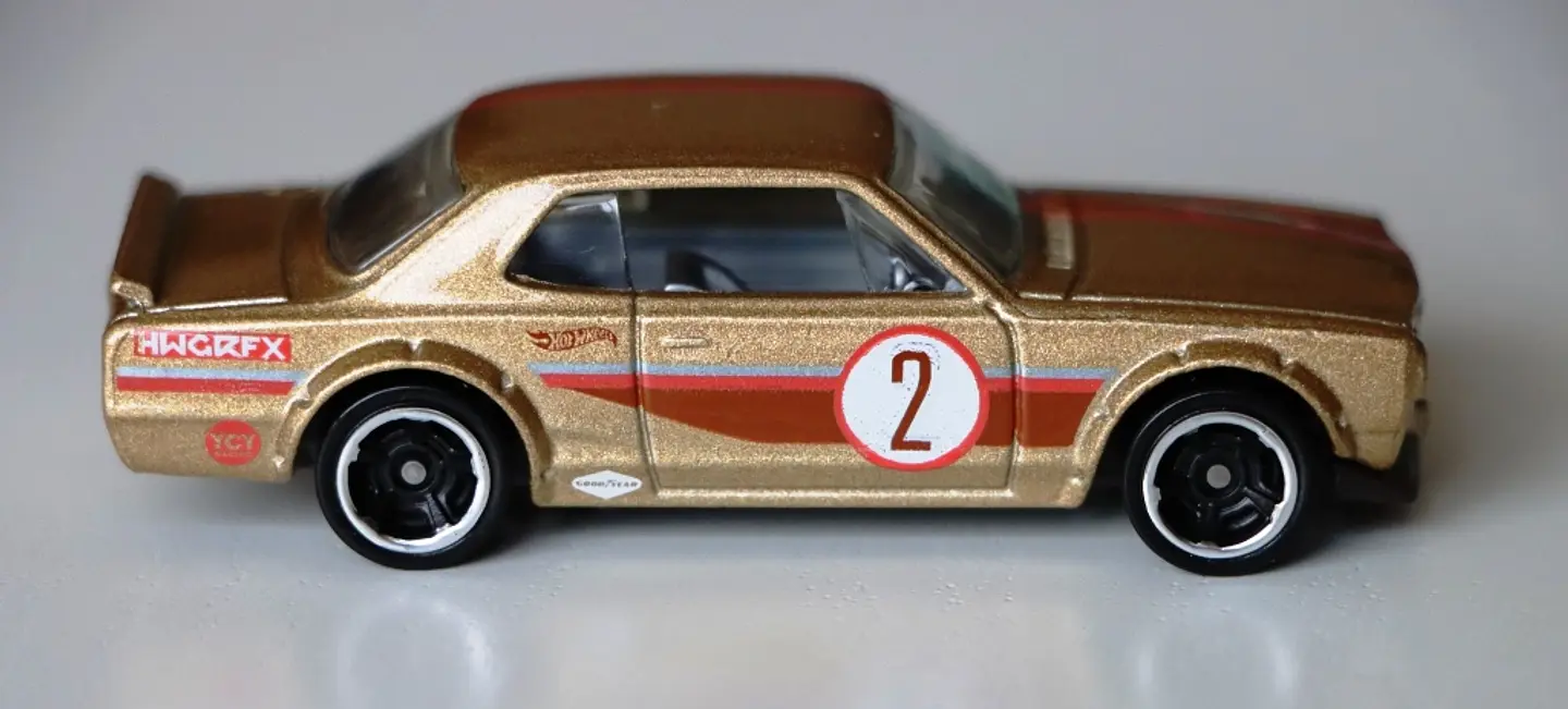 Nissan Skyline 2000 GT-X 2