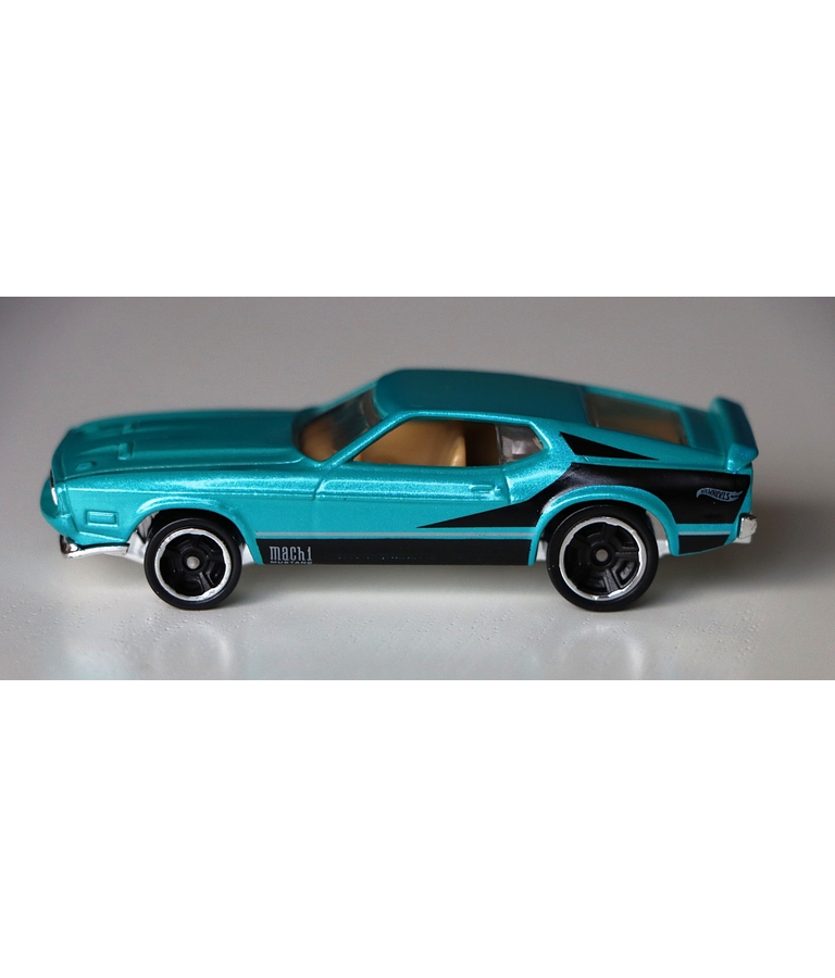 `71 Ford Mustang Mach 1