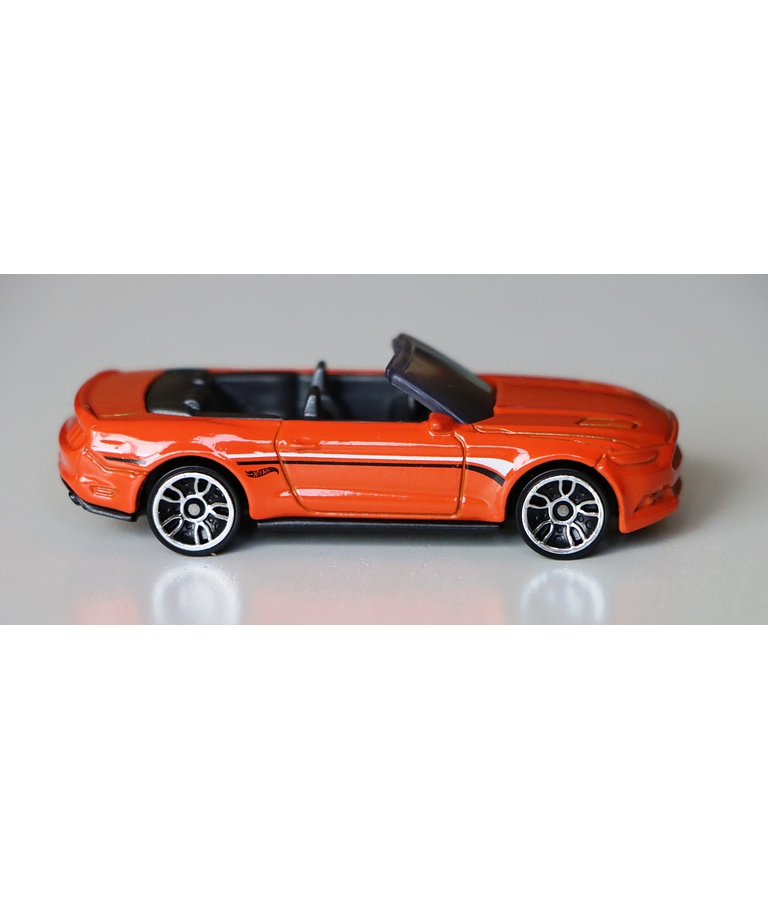 2015 Ford Mustang GT Convertible (laranja)