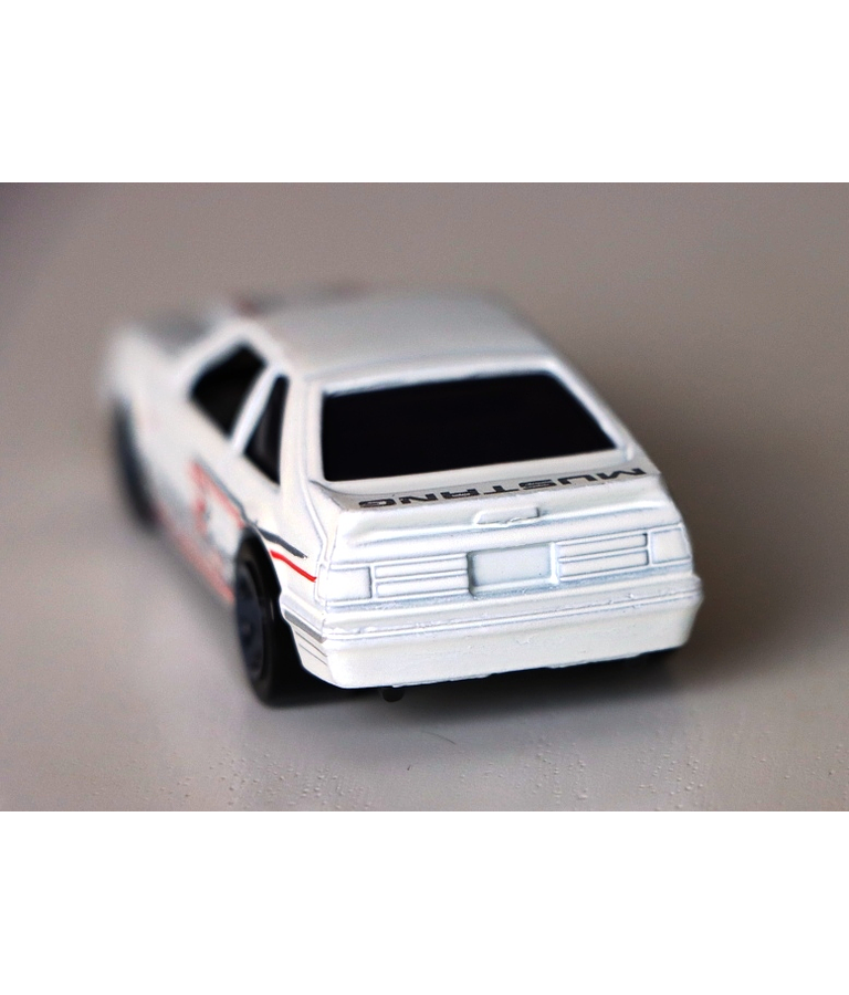`92 Ford Mustang (branco)