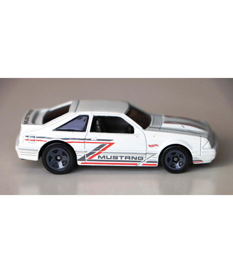 `92 Ford Mustang (branco)