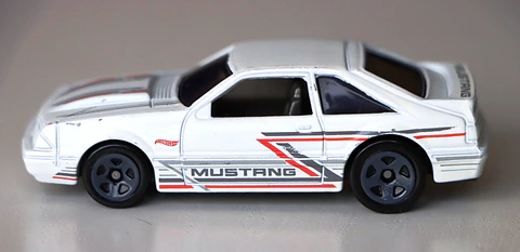 `92 Ford Mustang (branco)