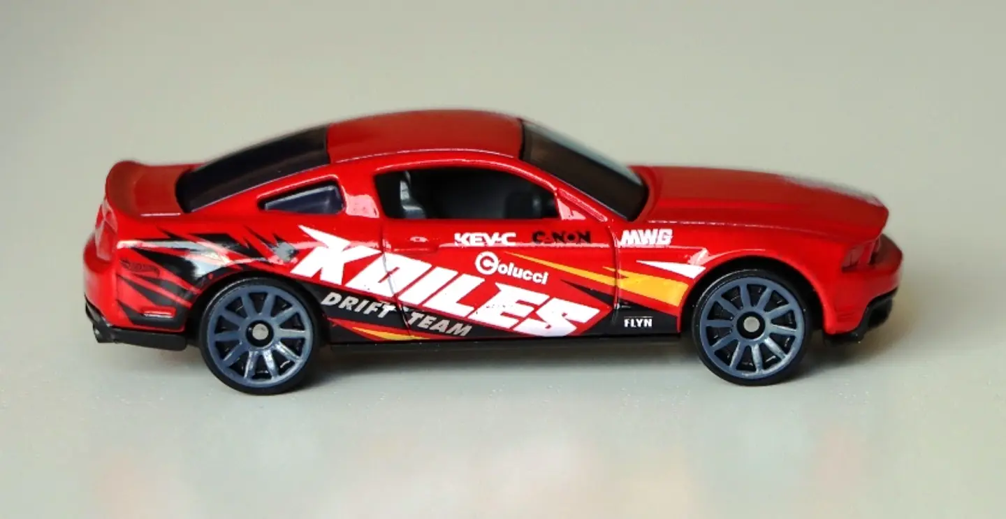 2010 Ford Mustang GT (vermelho) 1