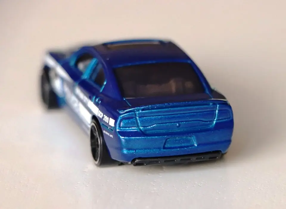 ´11 Dodge Charger R/T 4