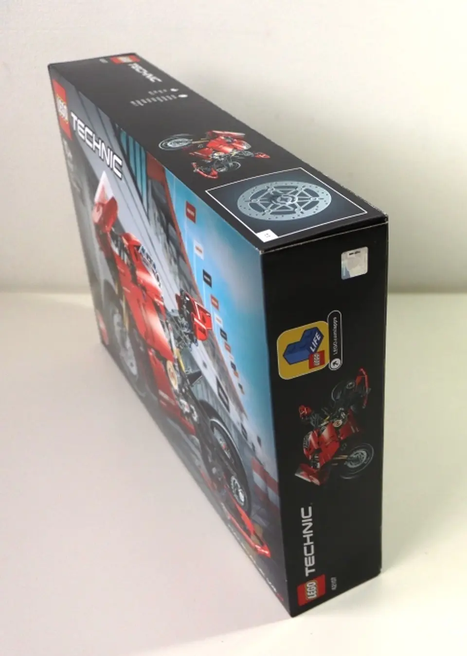 42107 Ducati Panigale V4 R 4