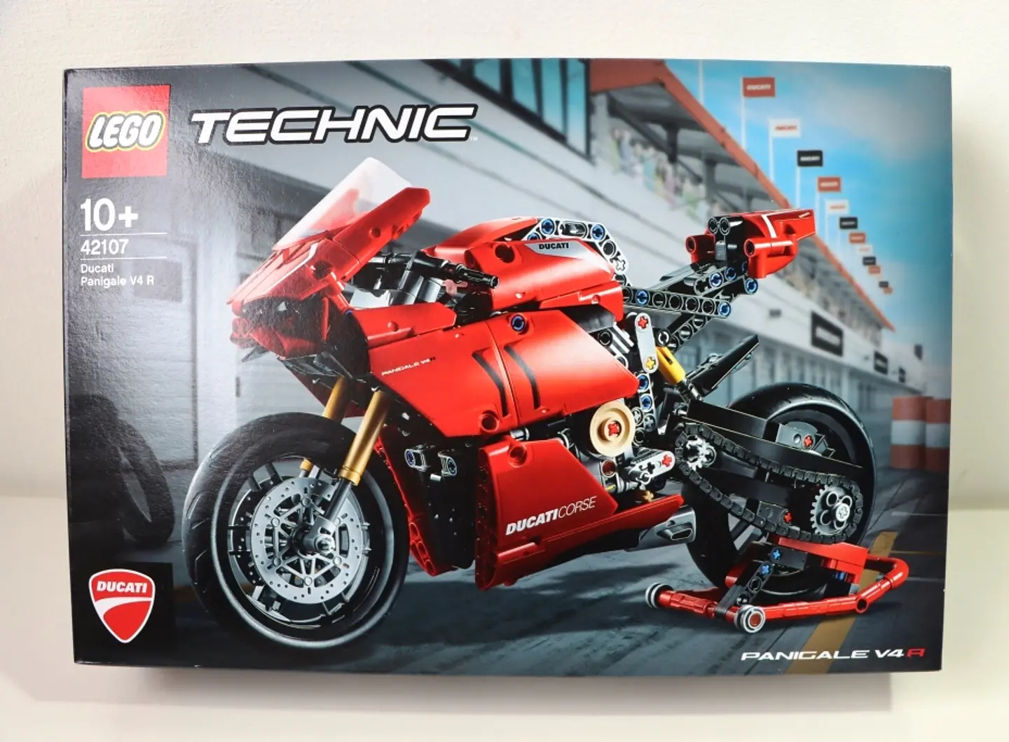 42107 Ducati Panigale V4 R 1