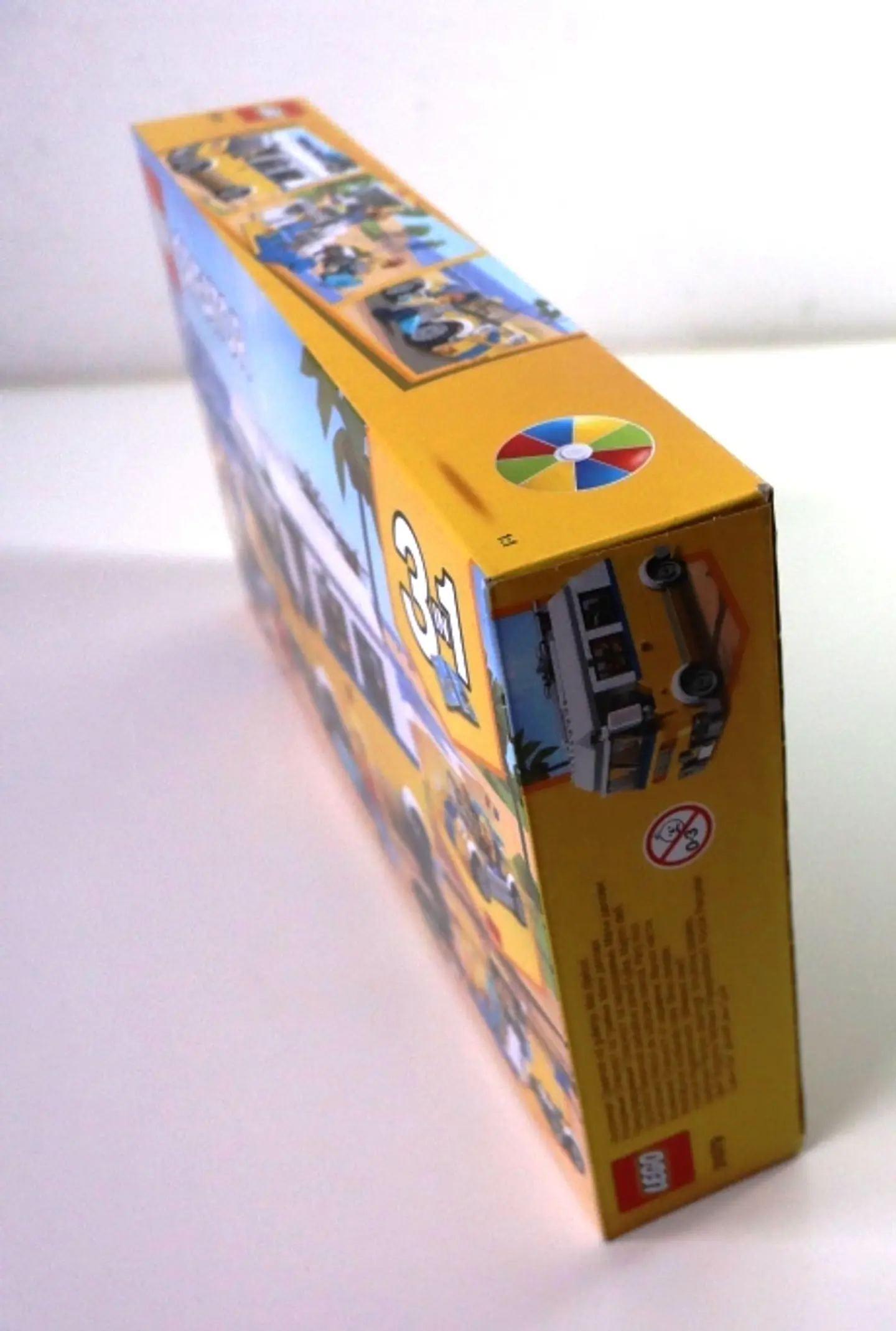 31079 Sunshine Surfer Van 3