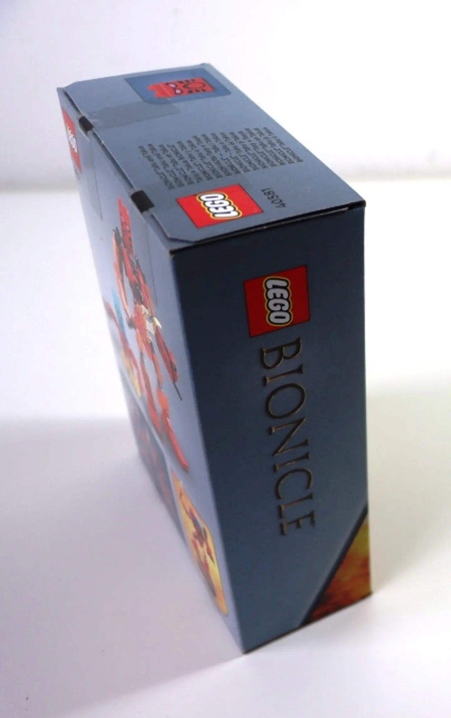 40581 BIONICLE Tahu and Takua 3
