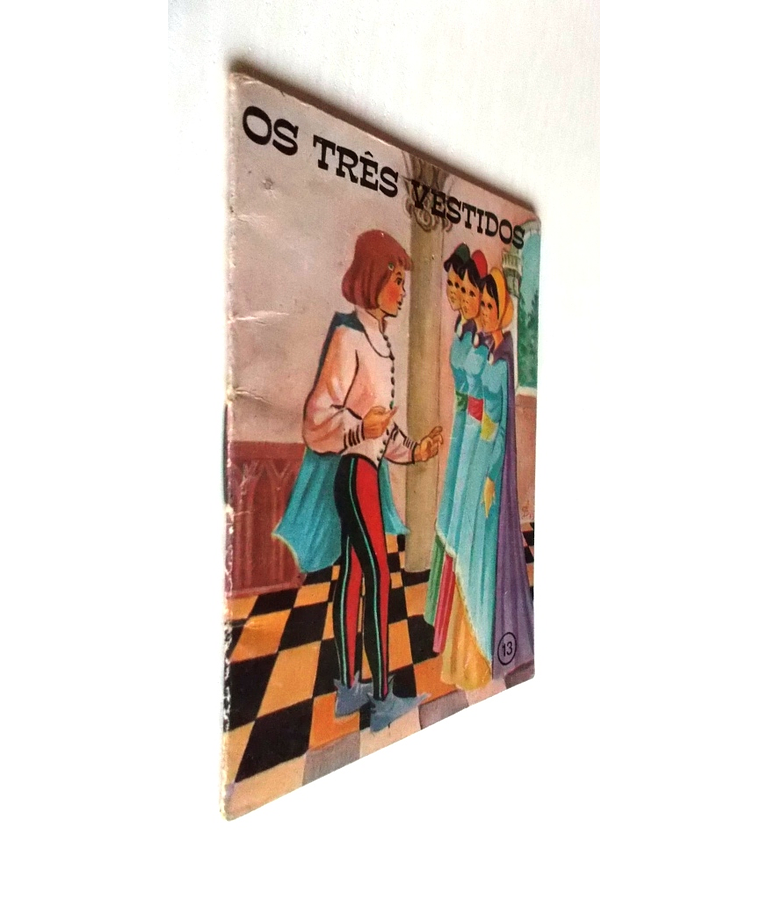 Colecção Formiguinha 13 - Os Três Vestidos