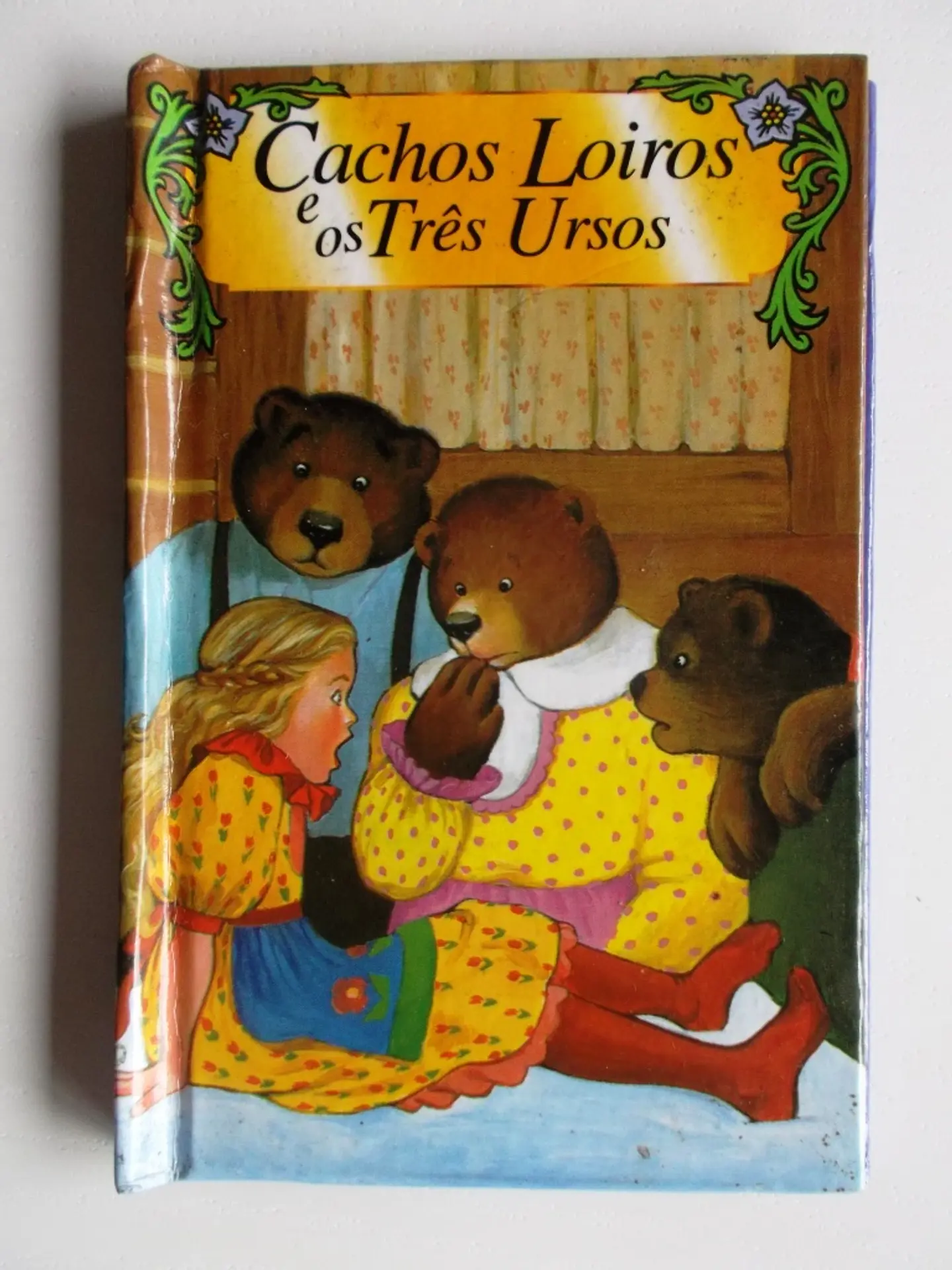Cachos Loiros e os Três Ursos 1