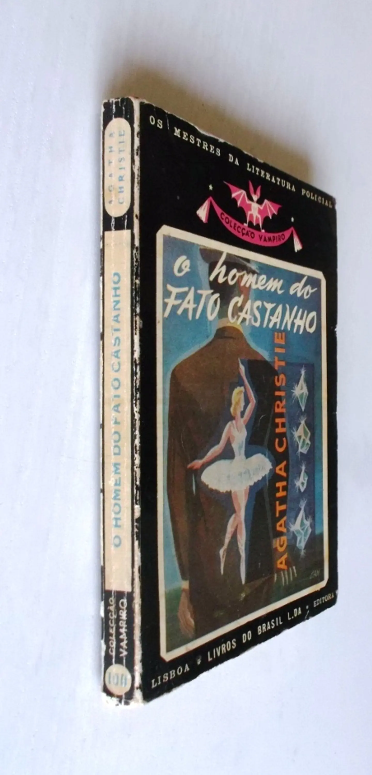 Vampiro 100 -  O homem do fato castanho - Agatha Christie 3