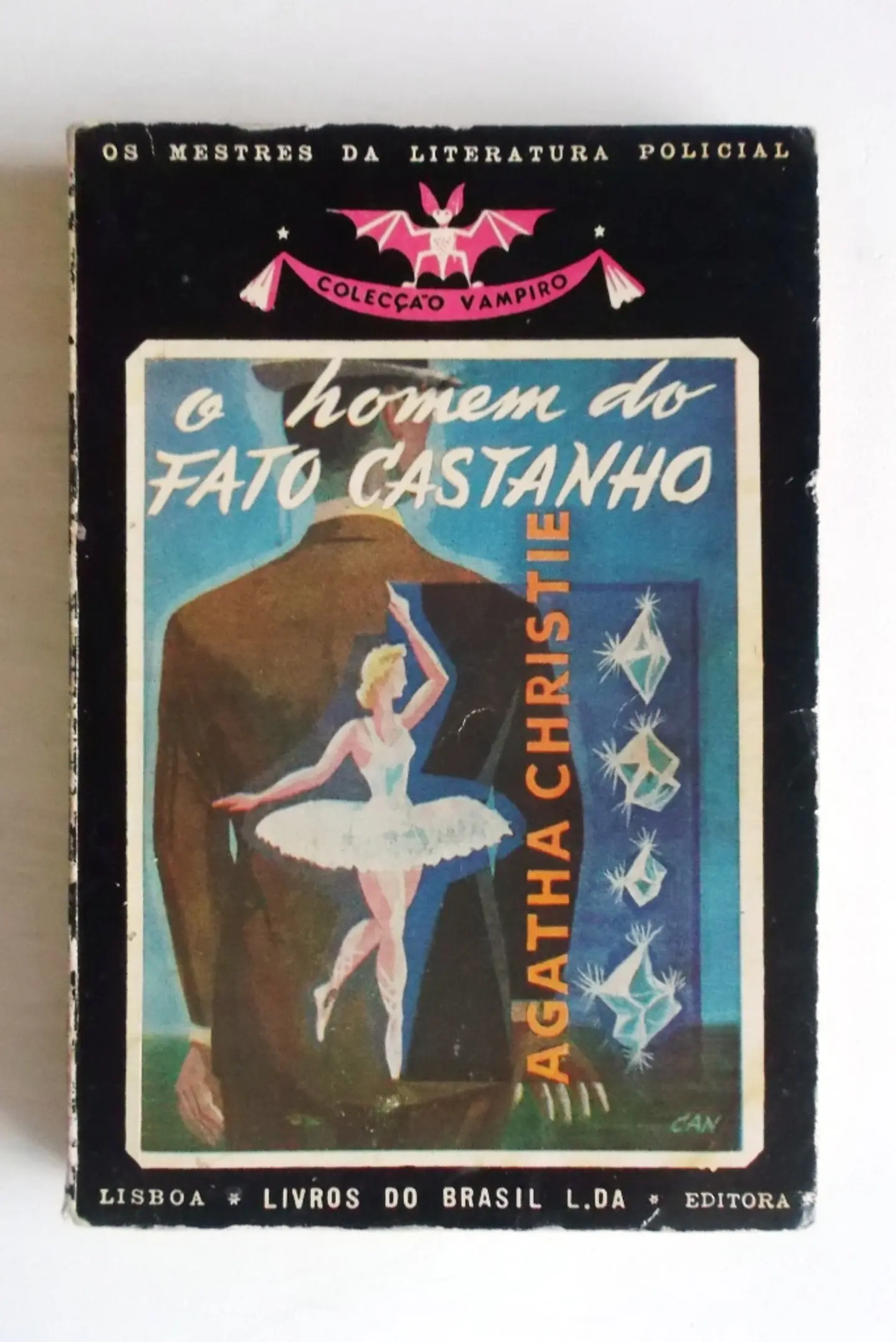 Vampiro 100 -  O homem do fato castanho - Agatha Christie 1
