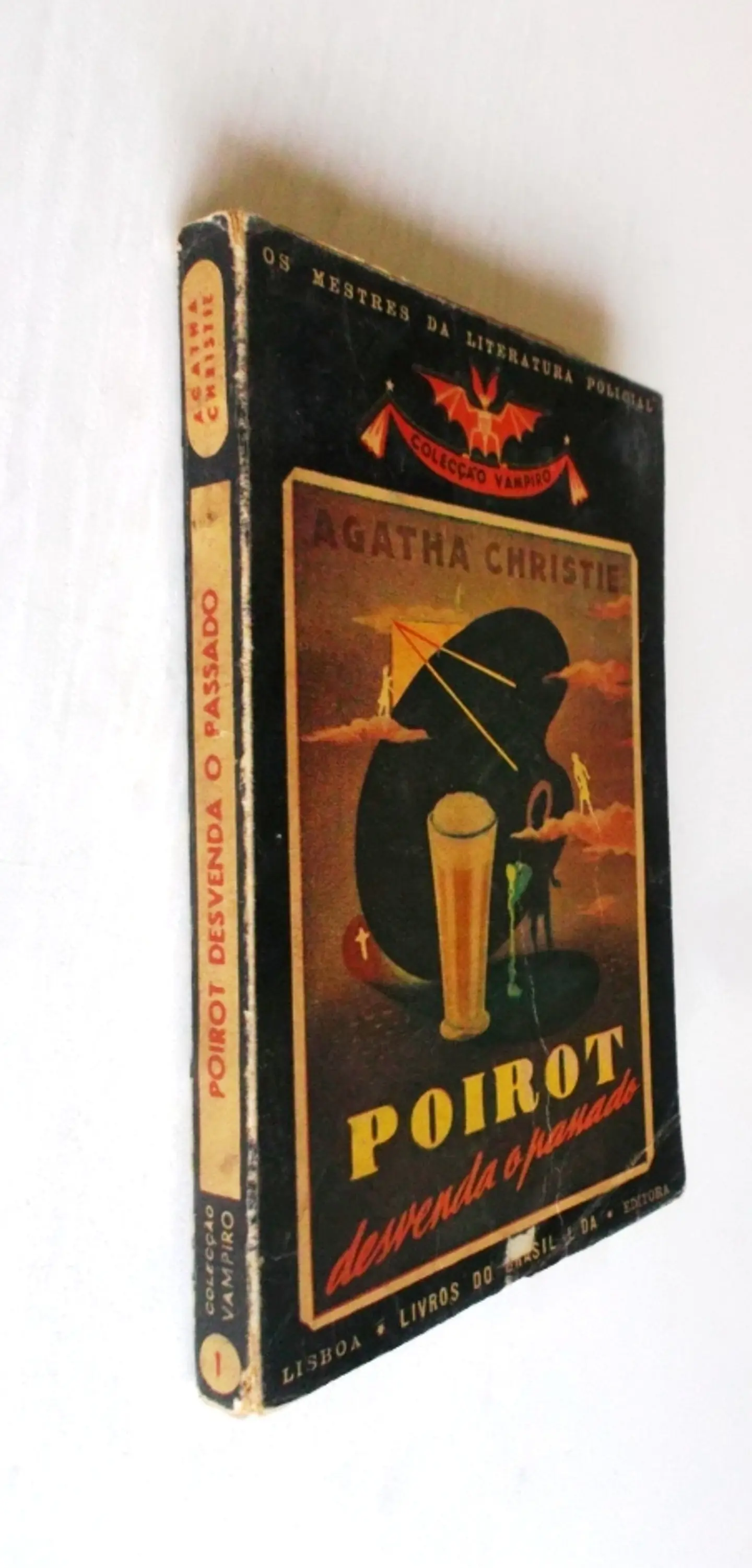 Vampiro 001 - Poirot desvenda o passado - Agatha Christie 3