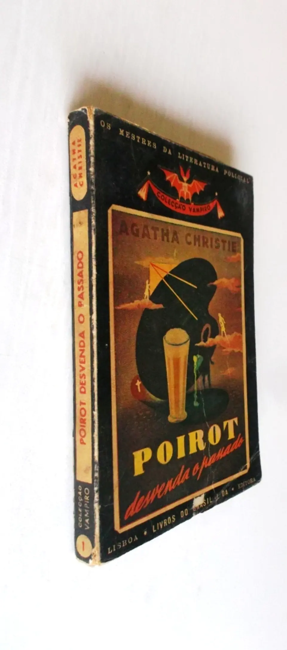 Vampiro 001 - Poirot desvenda o passado - Agatha Christie 3