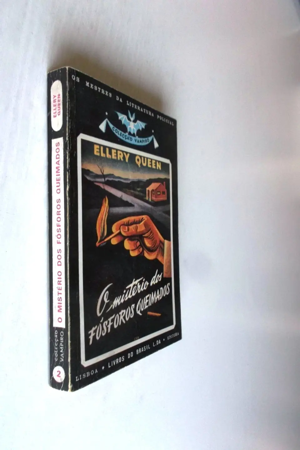 Vampiro 002 - O mistério dos fósforos queimados - Ellery Queen 3