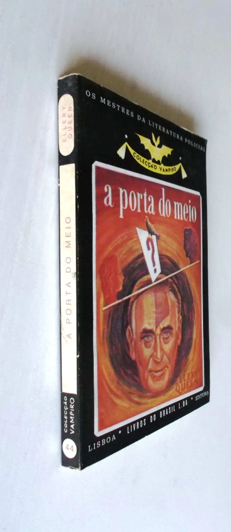Vampiro 044 - A porta do meio - Ellery Queen 3