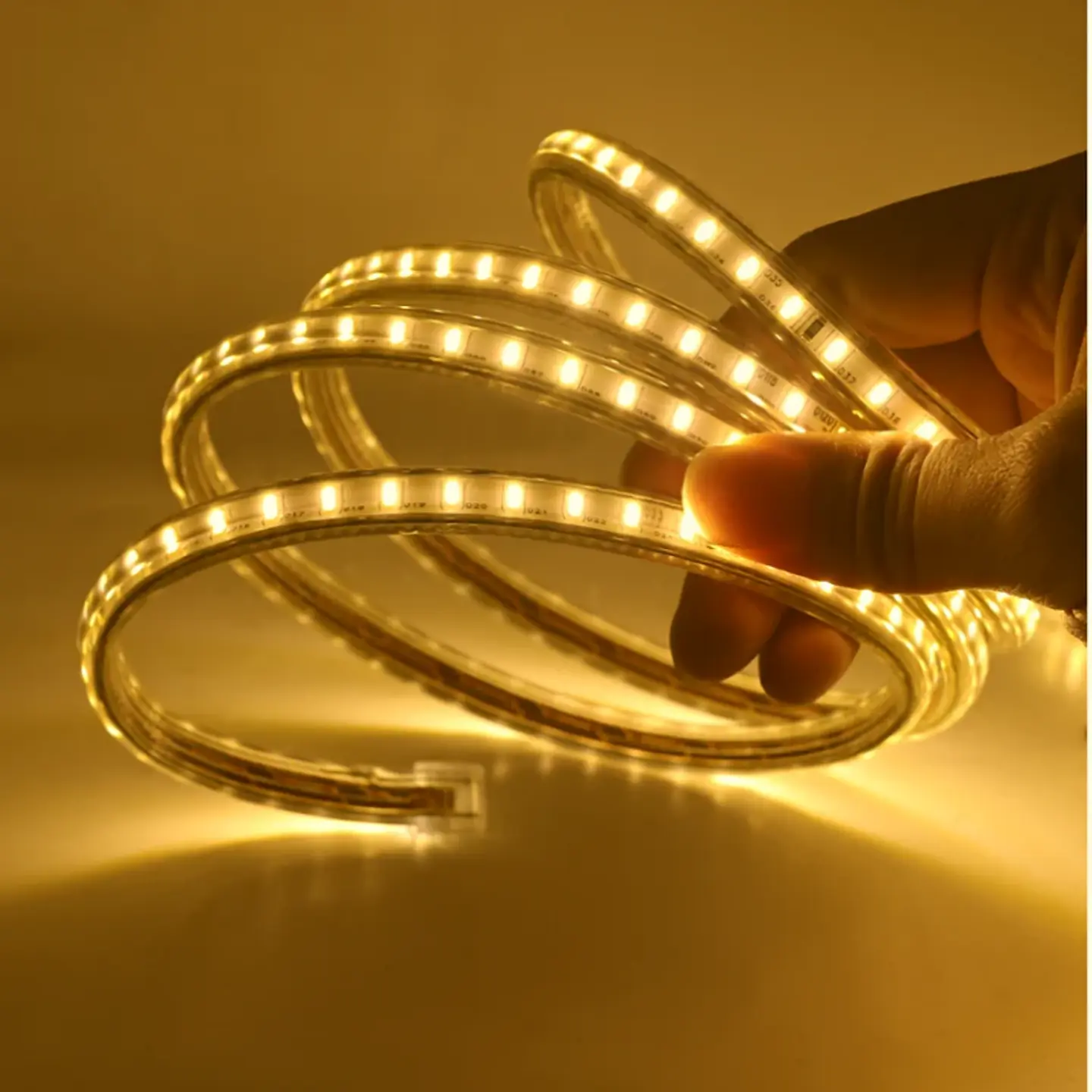 Cinta LED 2835 Dorado Con Adhesivo (Rollo 100M) | Könnergie 1