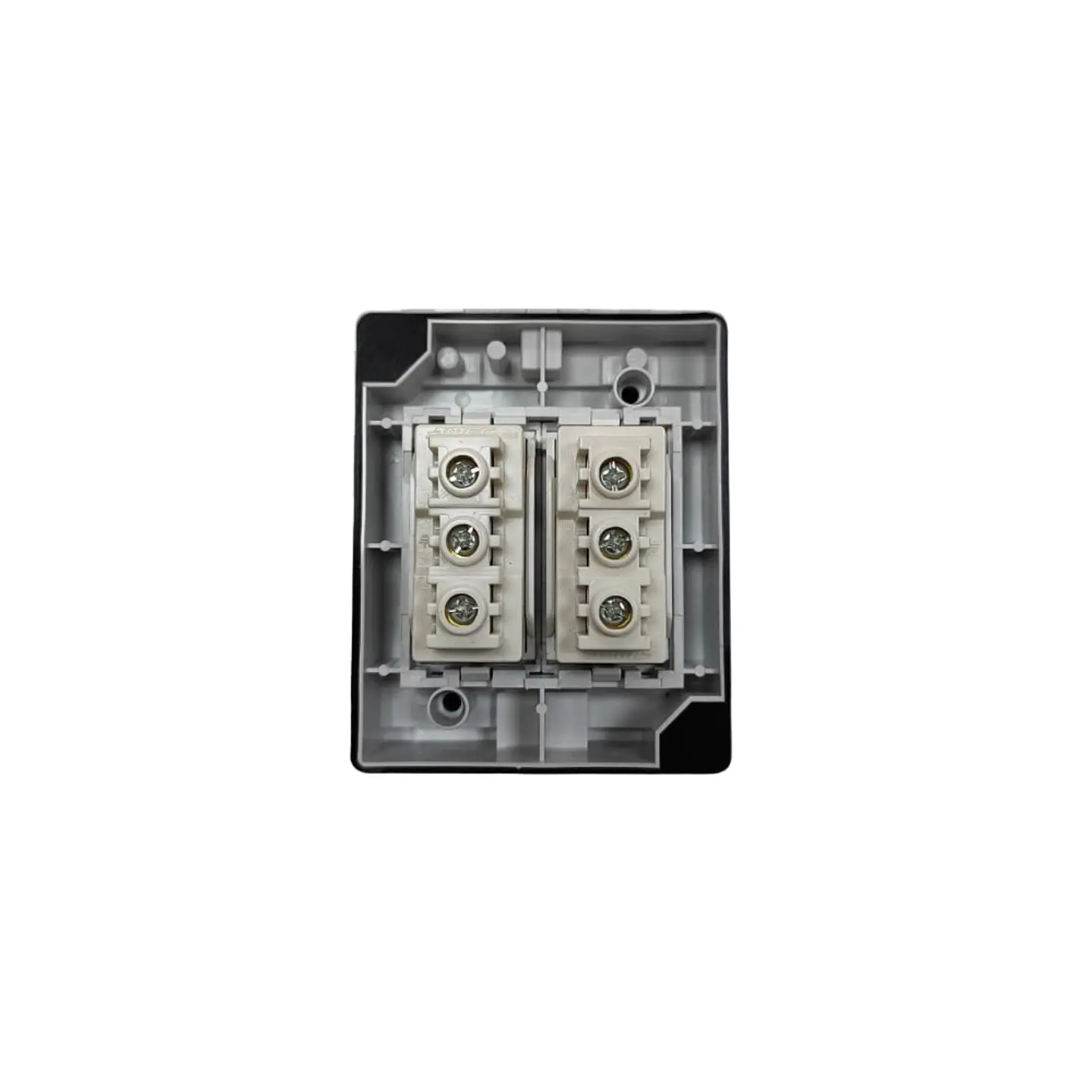 Tomacorriente doble 10/16A 250V 2P+ T (Serie Hidrobox 55) 3