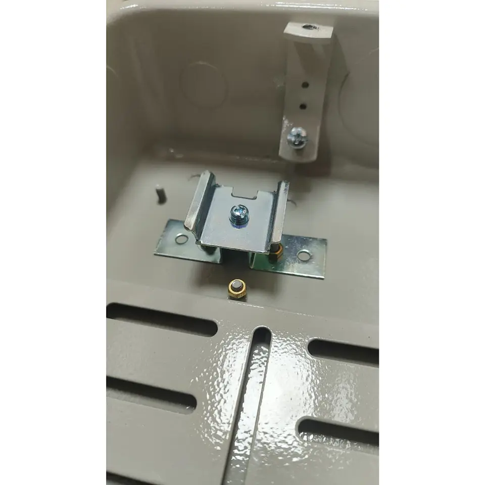 Caja de Empalme Metálica (Enganche Riel Din) 6