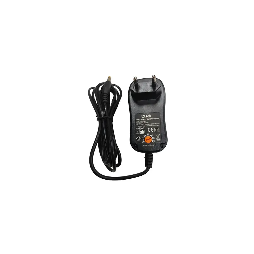Adaptador De Energía universal  1