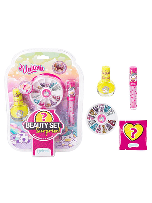 Esmalte de uñas, brillo labial y  gemas para decorar las uñas