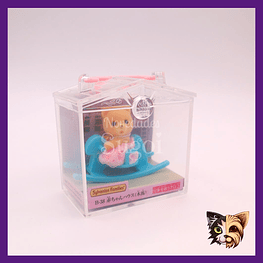 Sylvanian Families - Baby House bebé Oso mecedora