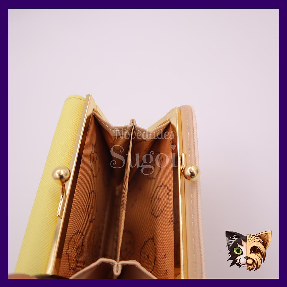 Billetera con broche Chiikawa