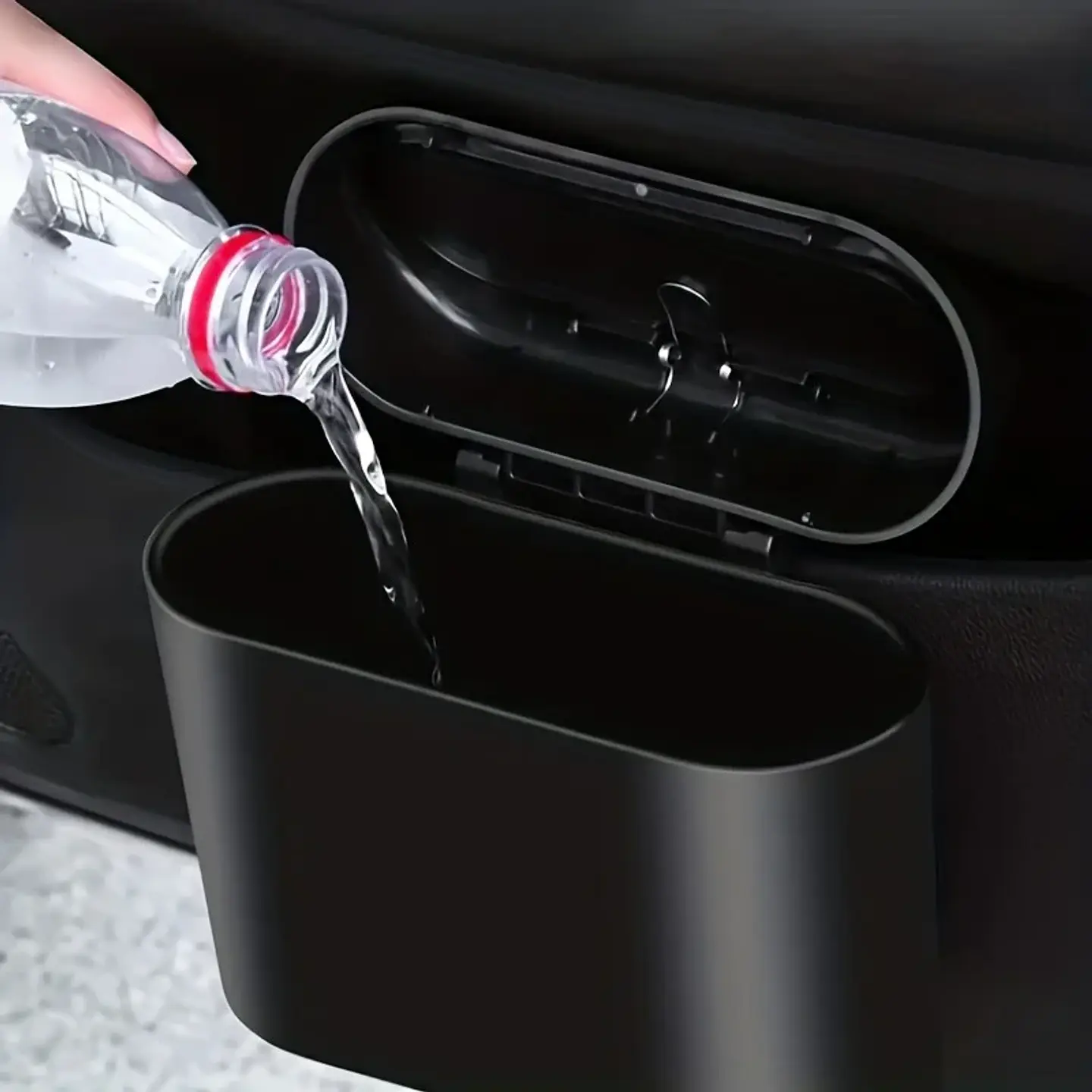 Basurero Compacto para Auto con Tapa – Práctico y Fácil de Limpiar 2