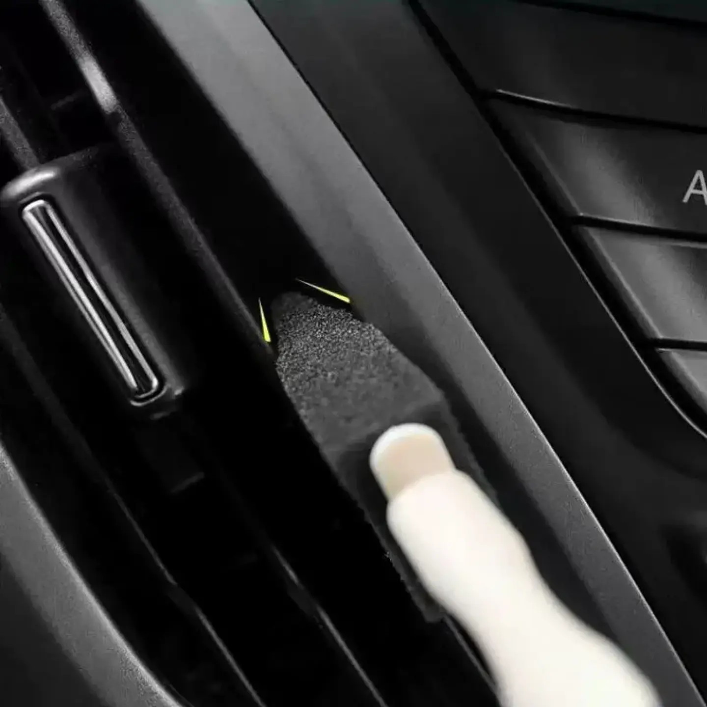 Cepillo para Limpieza de Rejillas de Aire del Auto - Pack de 10 3