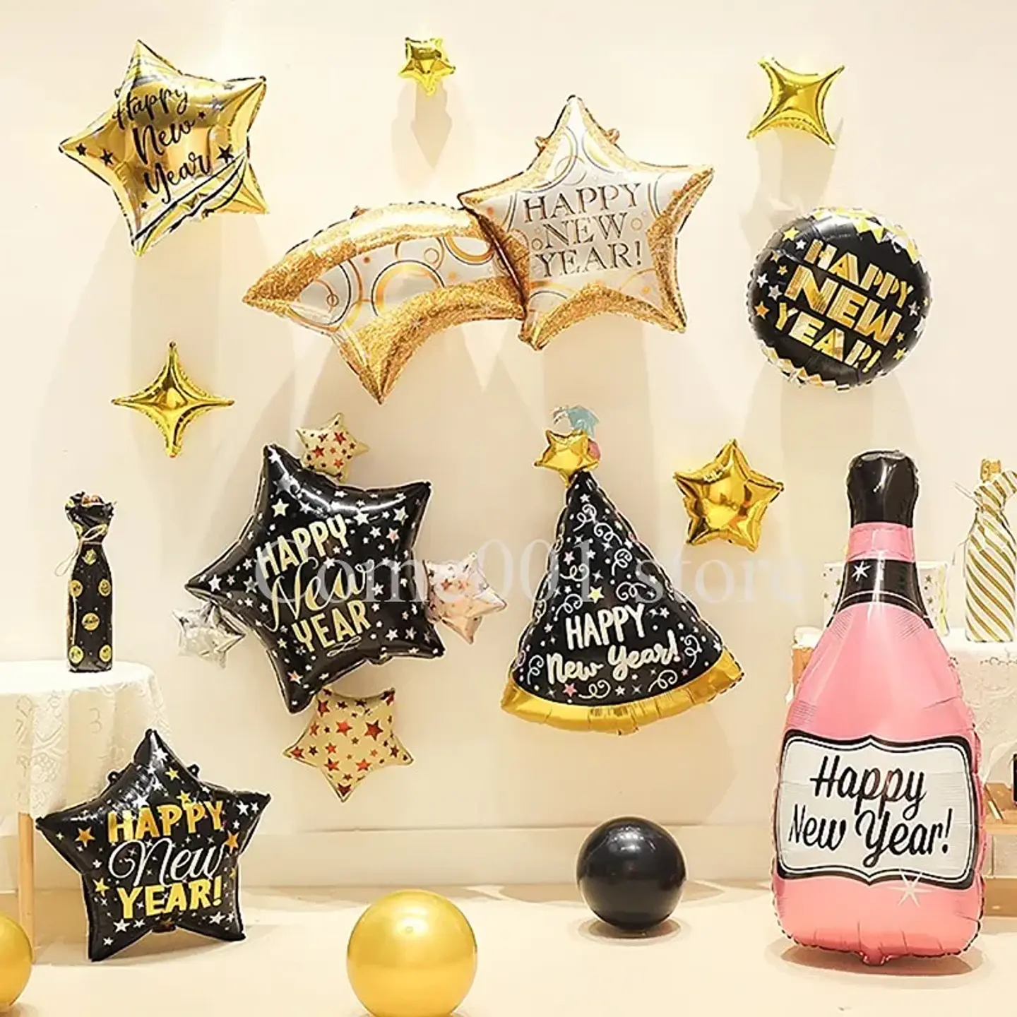 Globos Decorativos Año Nuevo Dorado y Negro – Estrellas, Botellas y Diseños de Fiesta 1
