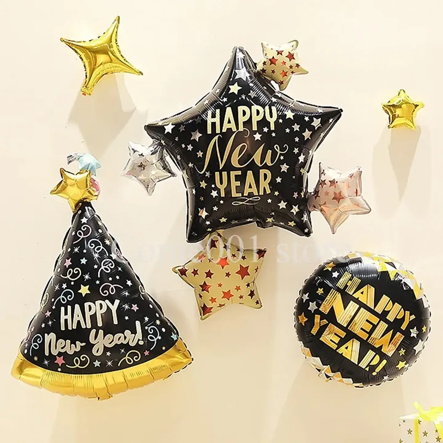 Globos Decorativos Año Nuevo Dorado y Negro – Estrellas, Botellas y Diseños de Fiesta 2