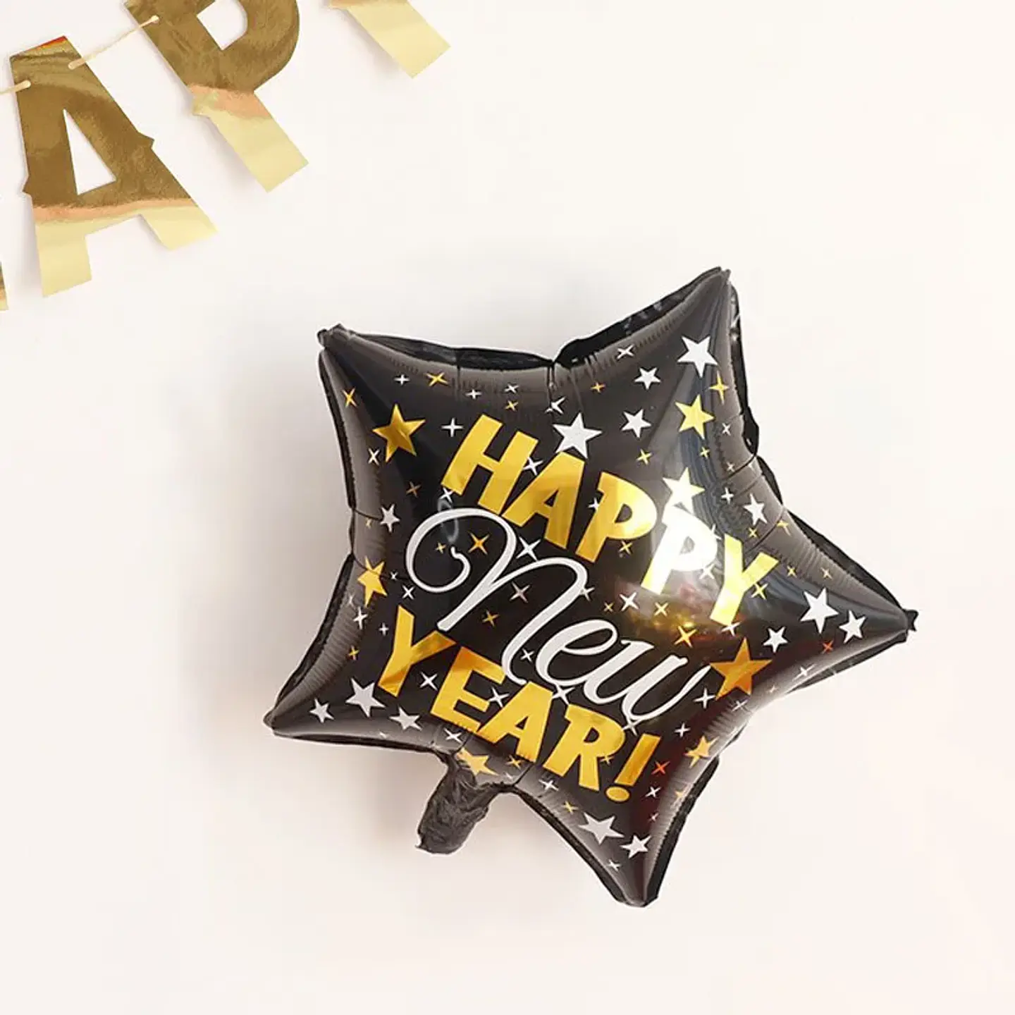 Globos Decorativos Año Nuevo Dorado y Negro – Estrellas, Botellas y Diseños de Fiesta 19
