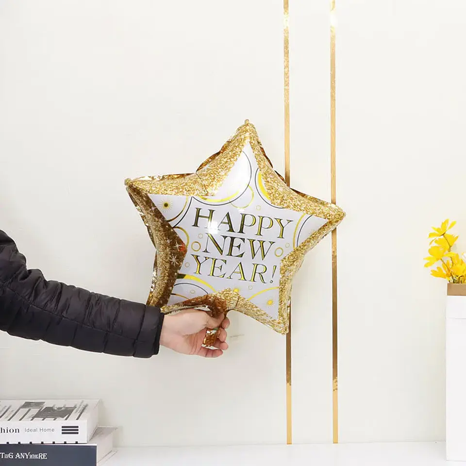 Globos Decorativos Año Nuevo Dorado y Negro – Estrellas, Botellas y Diseños de Fiesta 20