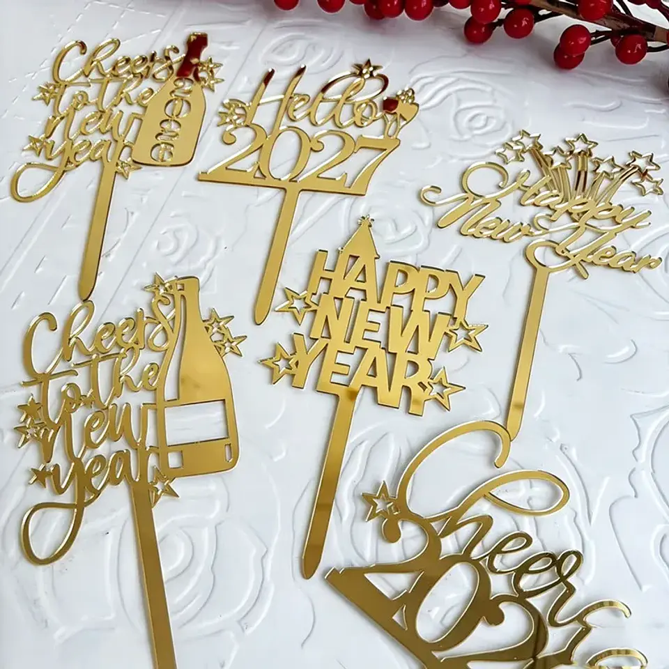 Adorno para Torta Feliz Año Nuevo 2027 – Topper Acrílico Dorado para Celebraciones 1